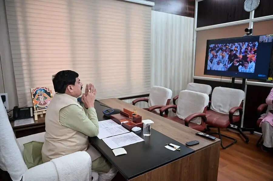 वृंदावन ग्राम में उन्नत नस्ल के पशुओं की प्रतियोगिता आयोजित करें : मुख्यमंत्री डॉ. यादव