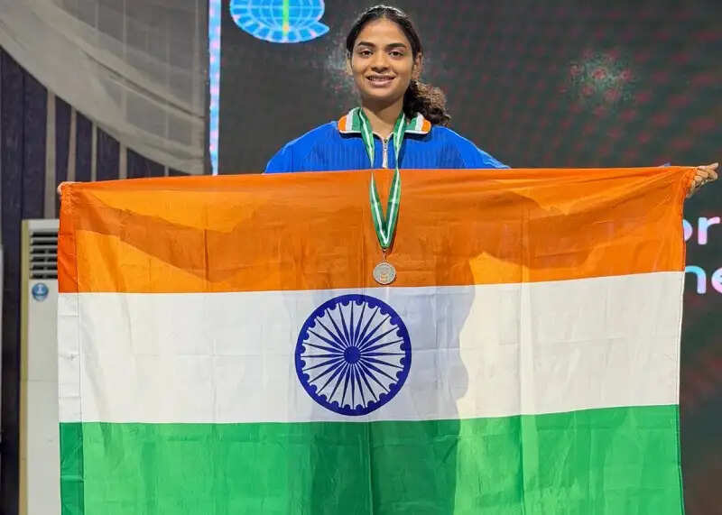 सीनियर कॉमनवेल्थ फेंसिंग चैम्पियनशिप-2026 में मप्र की खुशी दाभाड़े ने जीता रजत पदक