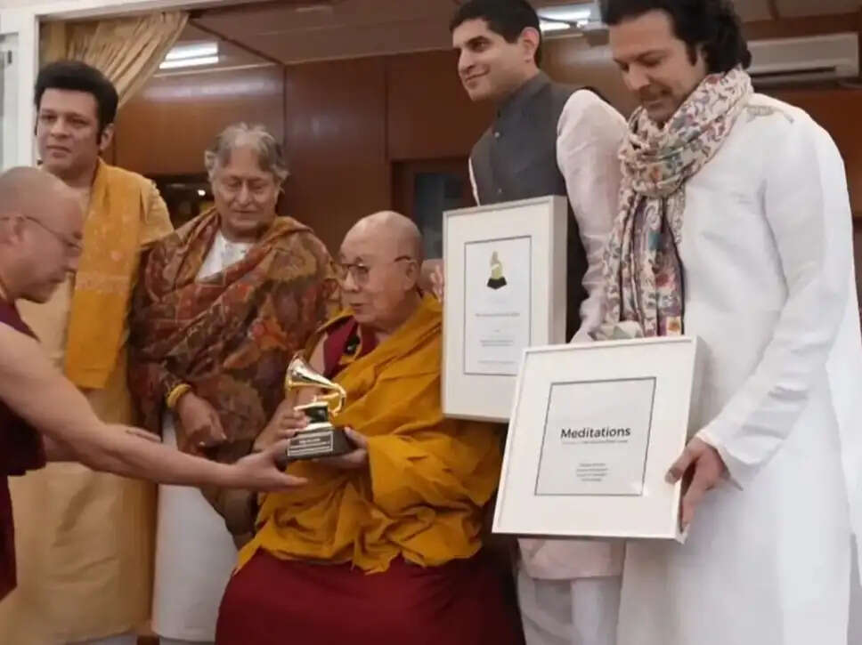 तिब्बती आध्यात्मिक गुरु दलाई लामा प्रतिष्ठित ग्रैमी अवार्ड से सम्मानित