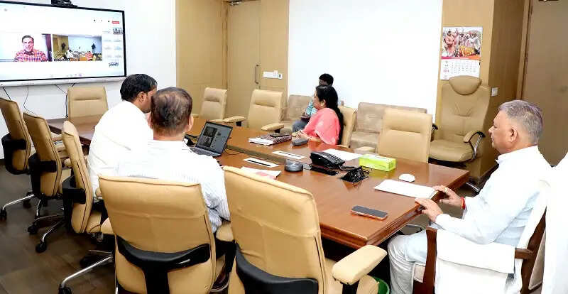 परीक्षा जीवन का निर्धारण नहीं, सतत सीखने की ओर अग्रसर करती हैं : मंत्री परमार