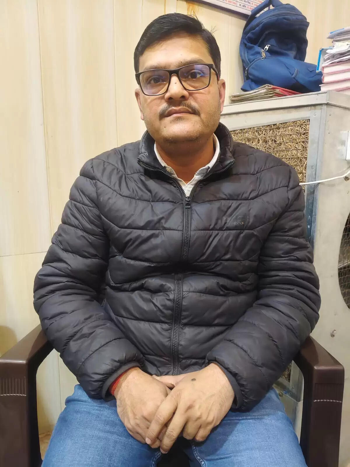 रंगेहाथ रिश्वत लेते लिपिक गिरफ्तार