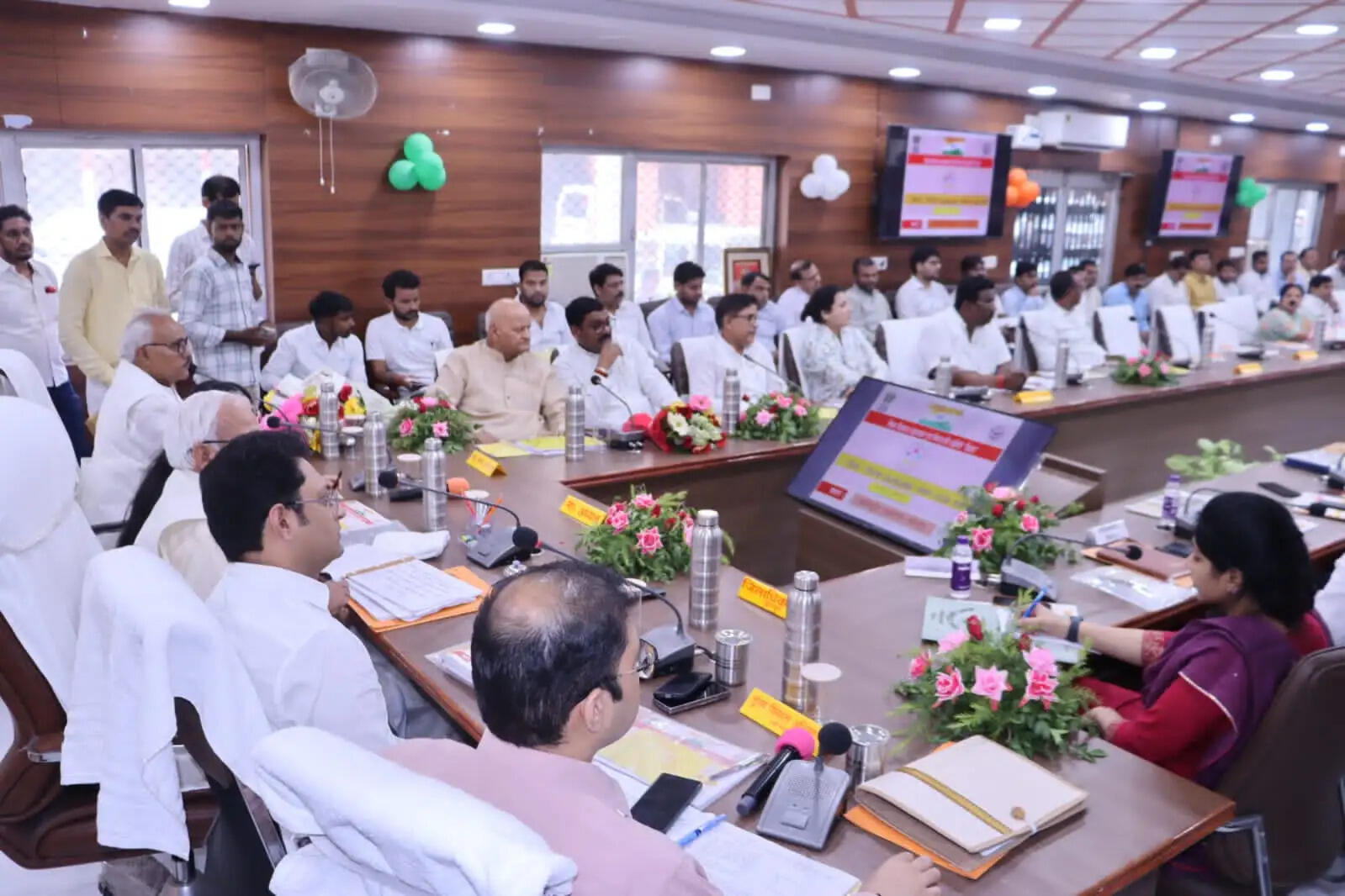 दिशा समिति की बैठक : सपा विधायक ने बिजली विभाग पर एक लाख रुपए वसूली का लगाया आरोप