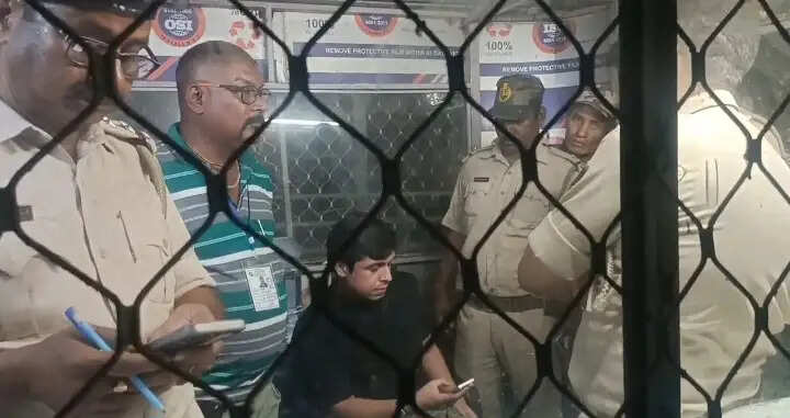 आसनसोल : नाका चेकिंग के दौरान विदेशी करेंसी बरामद