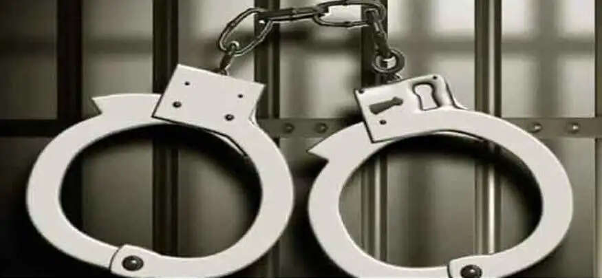 नाबालिग से छेड़छाड़ मामले में ‘सुलह’ के नाम पर पैसे लेने का आरोप, पंचायत प्रधान गिरफ्तार