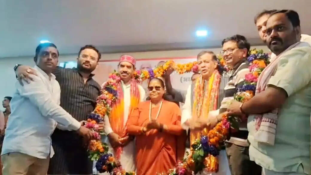 सनातन धर्म पर आपत्तिजनक बयान देने वालों को सार्वजनिक माफी मांगनी चाहिए : साध्वी निरंजन ज्योति