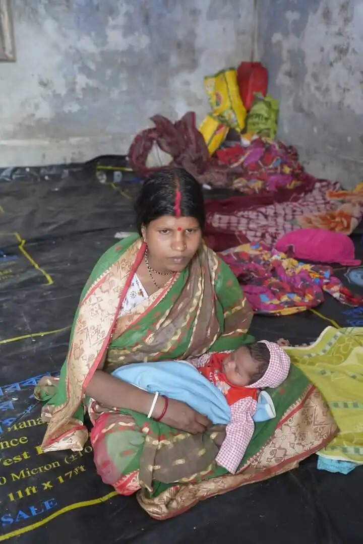 मुर्शिदाबाद डायरी 4-दंगाई मुस्लिम भीड़ से छुपकर सात दिन के नवजात के साथ जान हथेली पर रख सप्तमी पार कर गई नदी