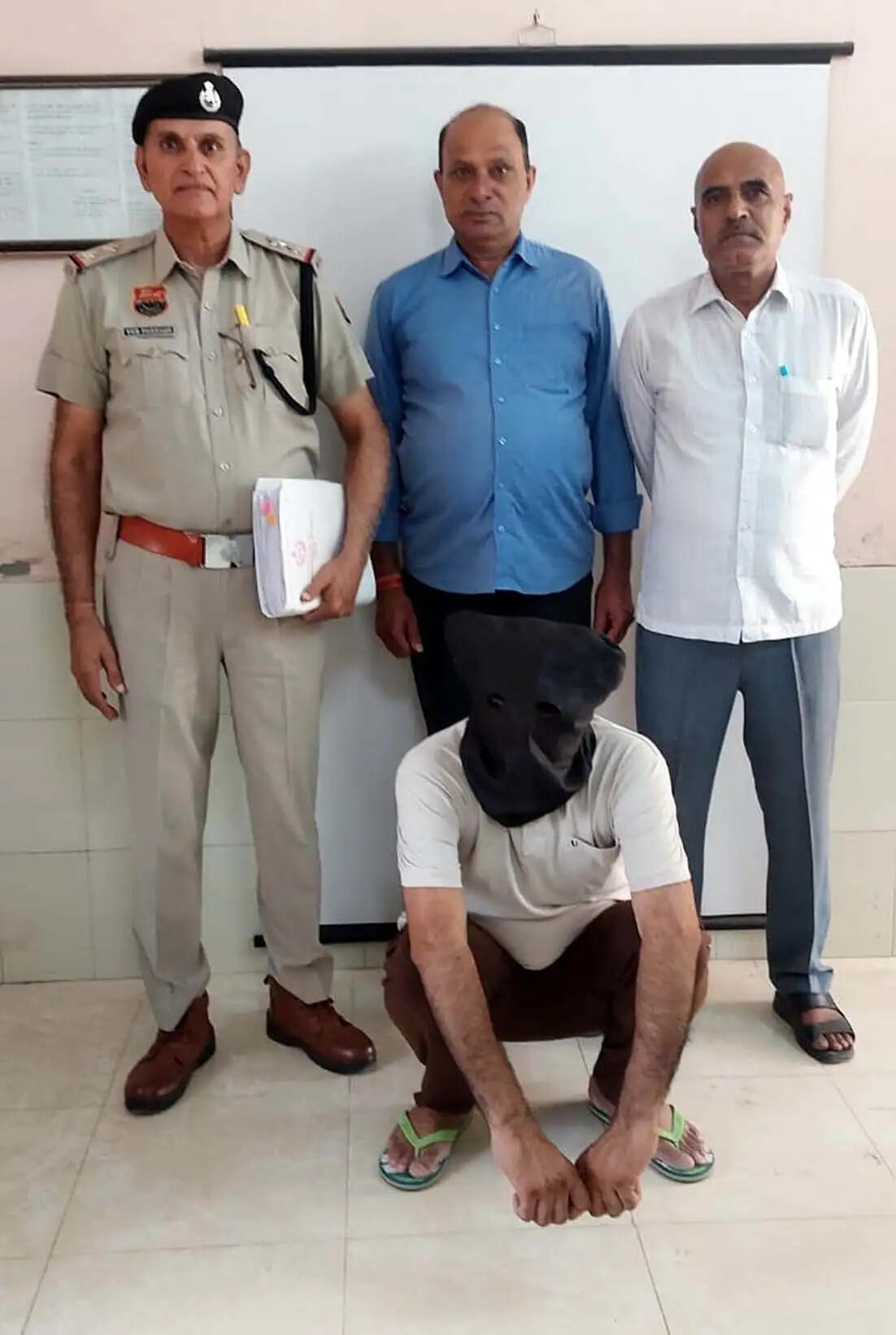हिसार : बुजुर्ग किसान से धोखाधड़ी कर जमीन हड़पने का मुख्य आरोपी गिरफ्तार