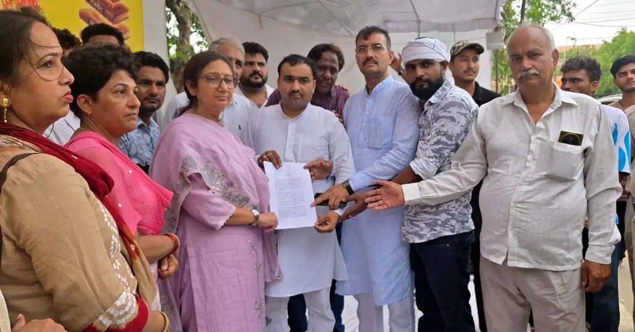 हिसार : 38 साल से संस्था पर कब्जा, अब निर्णायक लड़ाई का समय : डॉ. सुभाष चंद्रा