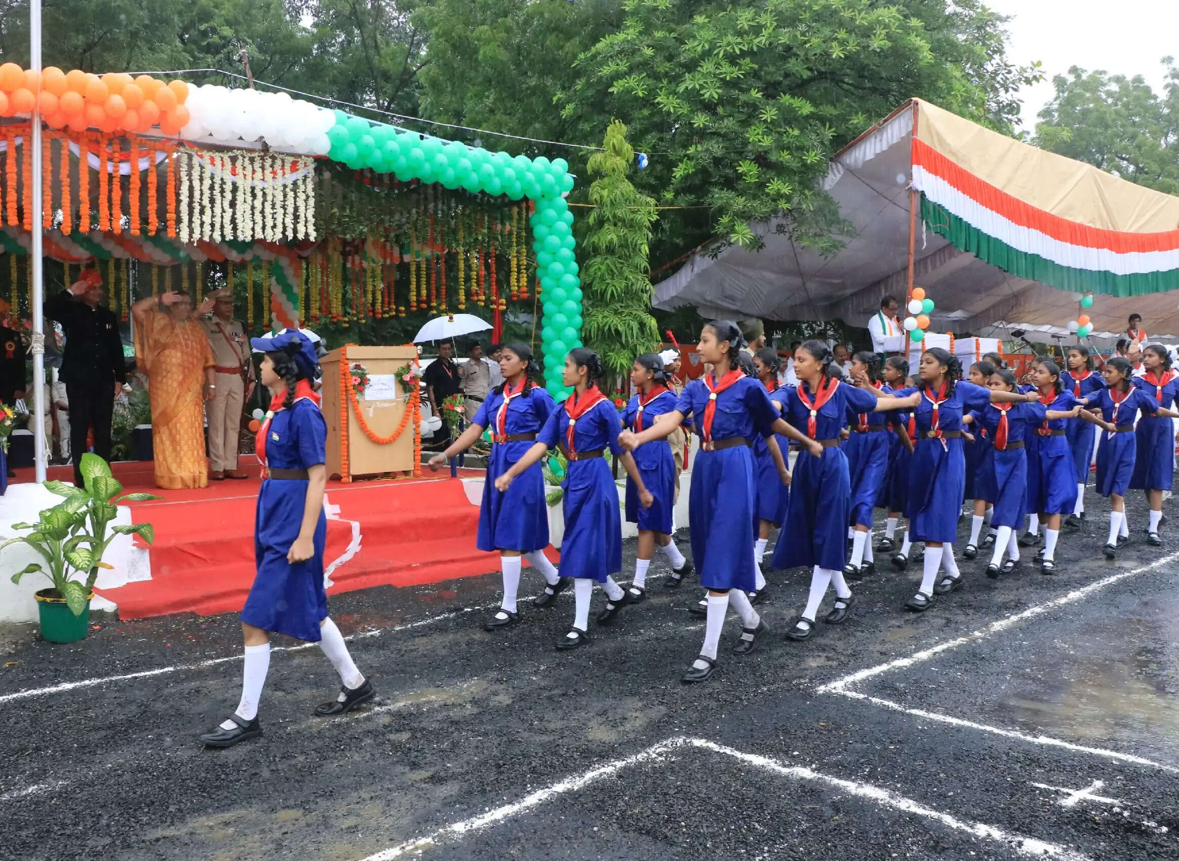 झाबुआ में हर्षोल्लास से मना 80वां स्वतंत्रता दिवस, बूंदाबांदी के बीच दिखी संस्कृति की झलक