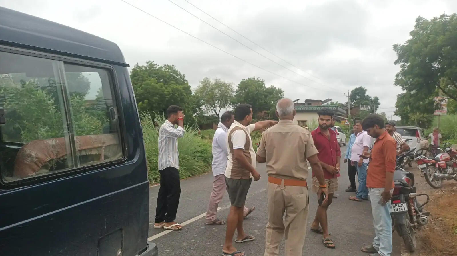 चलते टेंपो से कूदकर किशोरी ने बचाई जान, अपहरण का आरोप