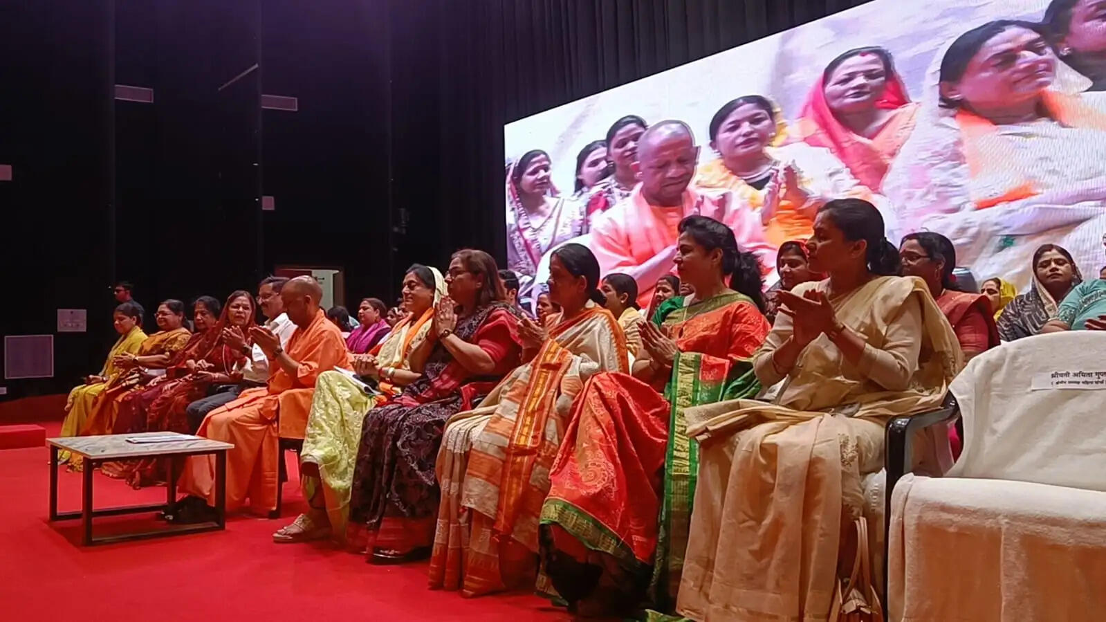 महिला विरोधी हैं कांग्रेस व सपा के कारनामे : याेगी आदित्यनाथ