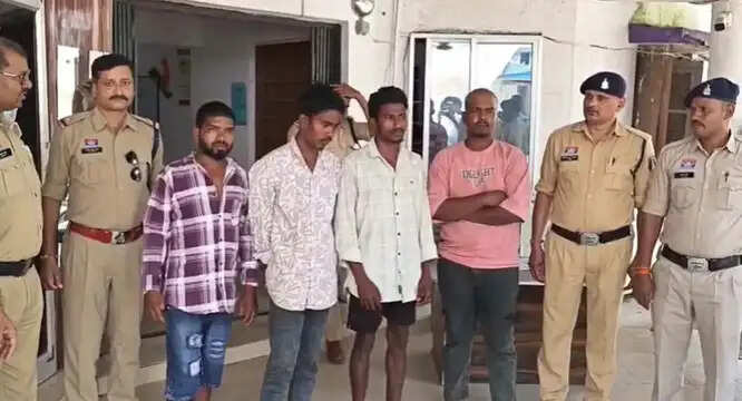 नाबालिग से सामूहिक दुष्कर्म करने वाले चार आराेपित गिरफ्तार