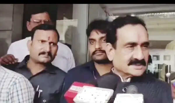 दतिया : भाजपा प्रत्याशी बदलने पर बवाल, नरोत्तम मिश्रा ने समर्थकों से की शांति बनाए रखने की अपील