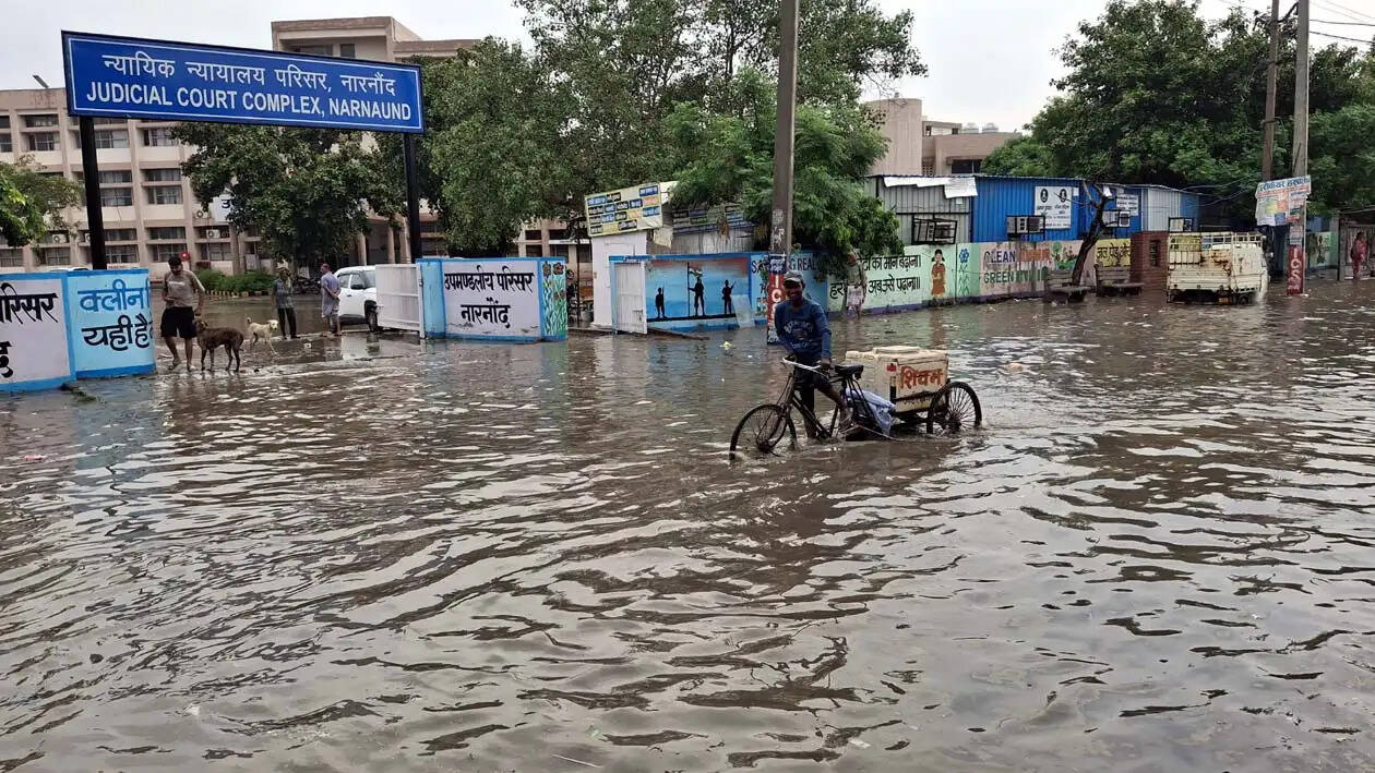 हांसी : मानसून की पहली बारिश ने खोली प्रशासन के दावों की पोल