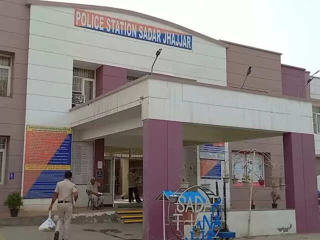 झज्जर : कार के आगे नील गाय आने से हुए हादसे में युवक की मौत, दोस्त घायल