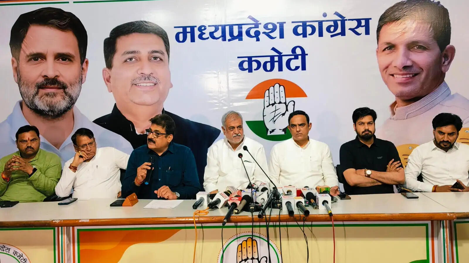 मीनाक्षी नटराजन प्रकरण पर कांग्रेस आक्रामक, कहा-&nbsp;लोकतंत्र और निष्पक्ष चुनाव पर गंभीर आघात