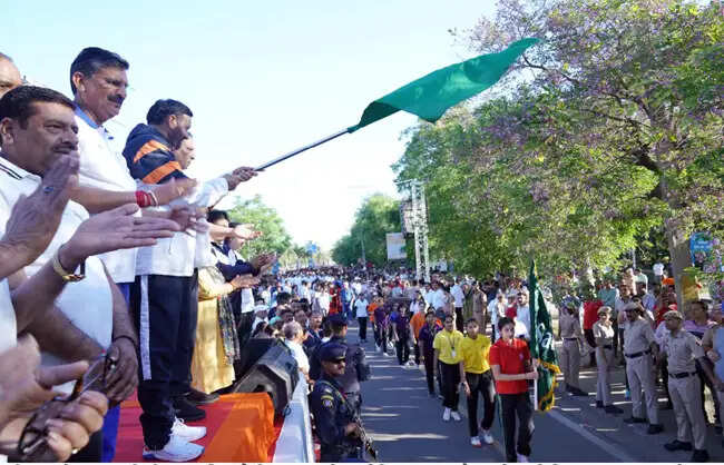 मुख्यमंत्री सैनी ने समता मैराथन को हरी झंडी दिखाकर रवाना किया