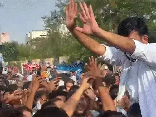सीजेपी के प्रदर्शन में हंगामा : पार्टी के संस्थापक अभिजीत दीपके को जड़ा थप्पड़