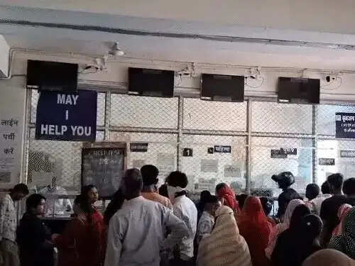 एमजी अस्पताल में ओपीडी पर्ची से पहले मिलेगा टोकन