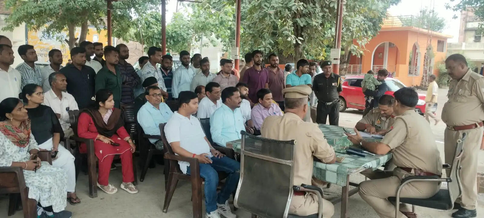 अस्पताल में&nbsp;आधी रात को भाजपा नेता ने साथियों सहित सिक्योरिटी गार्ड से मारपीट और अधीक्षक से अभद्रता की