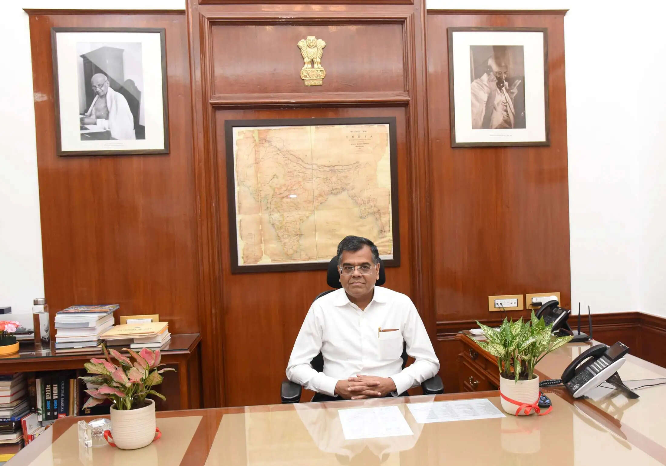कैबिनेट सचिव सोमनाथन और गृह सचिव मोहन को मिला एक साल का कार्यविस्तार
