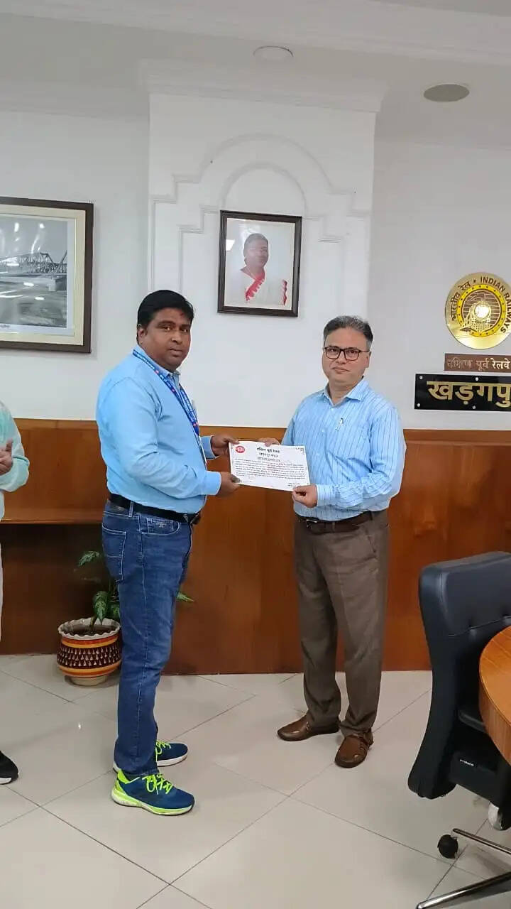 रिकार्ड समय में रेल पटरियों की जांच, खड़गपुर मंडल की टीम सम्मानित