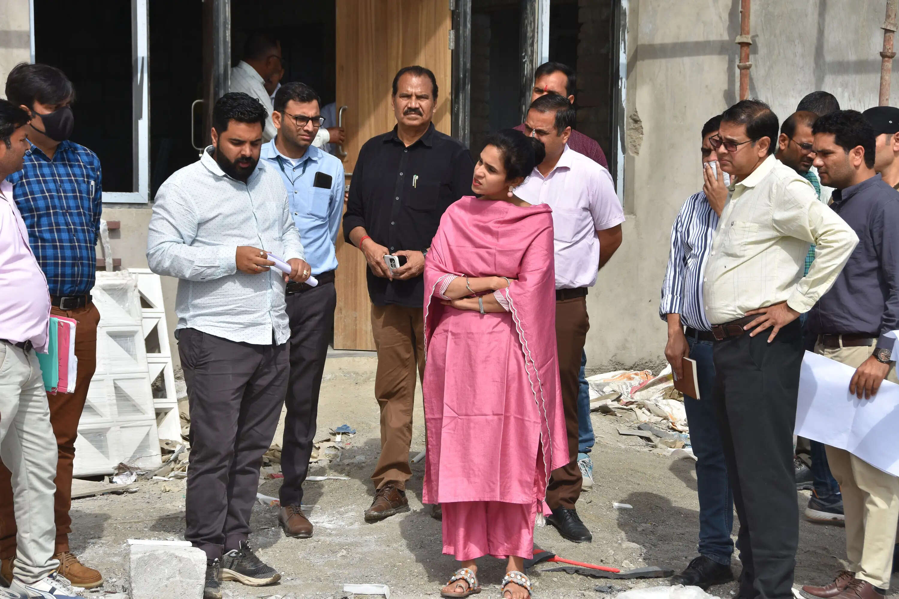 कैथल : डीसी ने किया गांव सांपन खेड़ी में बन रहे भगवान परशुराम मेडिकल कॉलेज का निरीक्षण