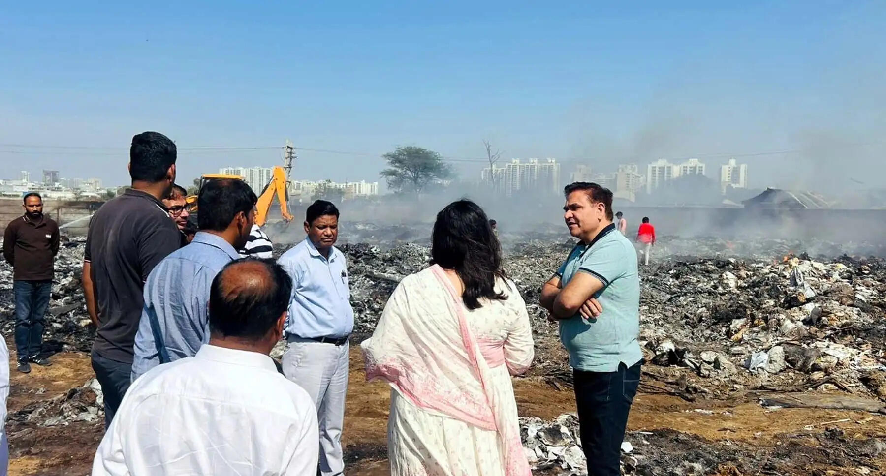 गुरुग्राम: कांकरौला गांव में कबाड़ गोदाम में भीषण आग, जमीन मालिक पर एफआईआर