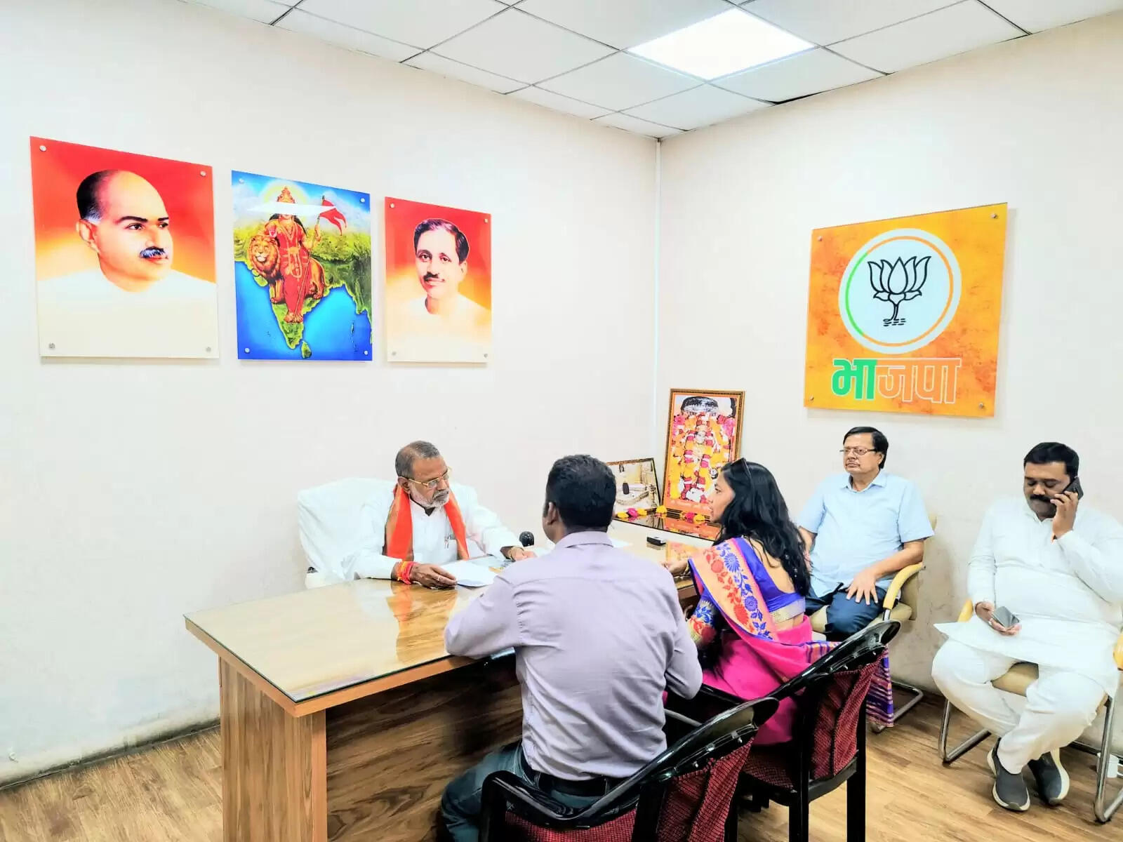 भाजपा प्रदेश कार्यालय में मंत्री नारायण सिंह कुशवाह&nbsp;ने कार्यकर्ताओं से किया संवाद, जनसमस्याओं के त्वरित समाधान पर जोर