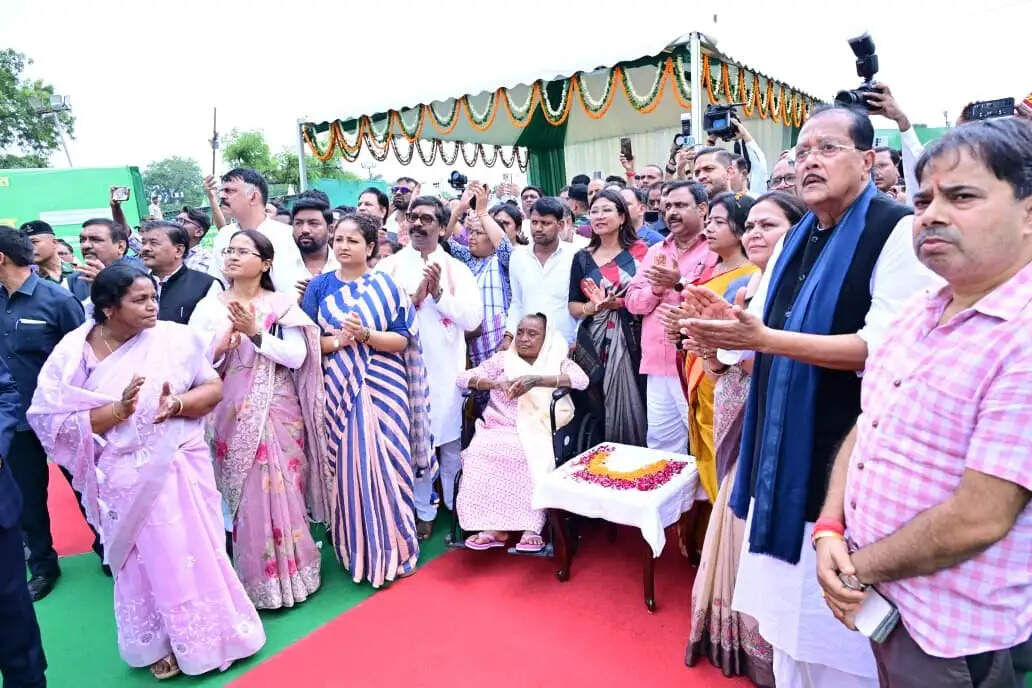 संघर्षों से ही खत्म होगा शोषण, आदिवासियों की एकता ही उनकी ताकत : मुख्यमंत्री