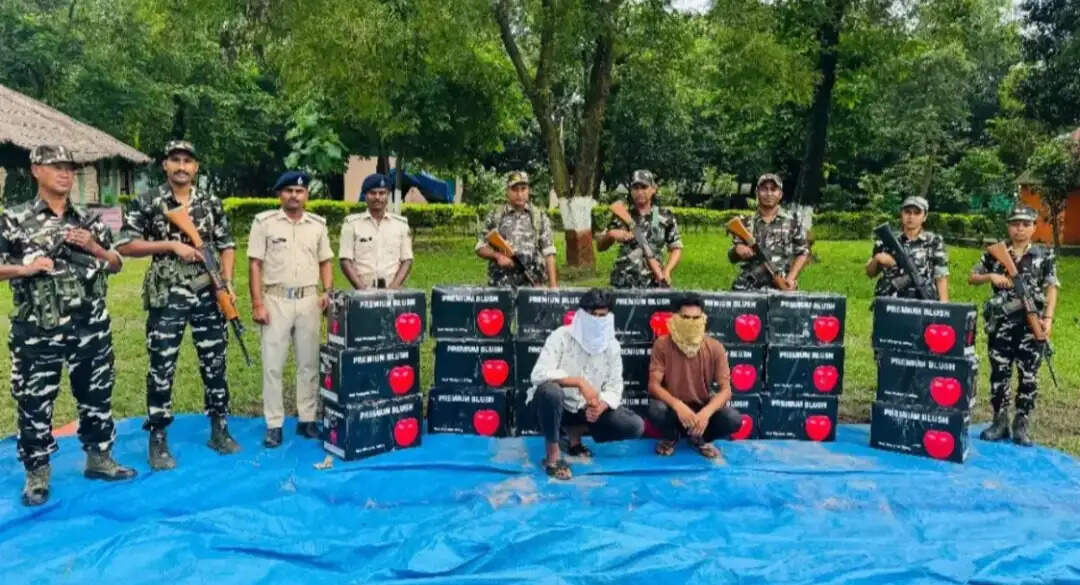 भारत-नेपाल सीमा पर एसएसबी-पुलिस की संयुक्त कार्रवाई, 52 पेटी चाइनीज सेब जब्त