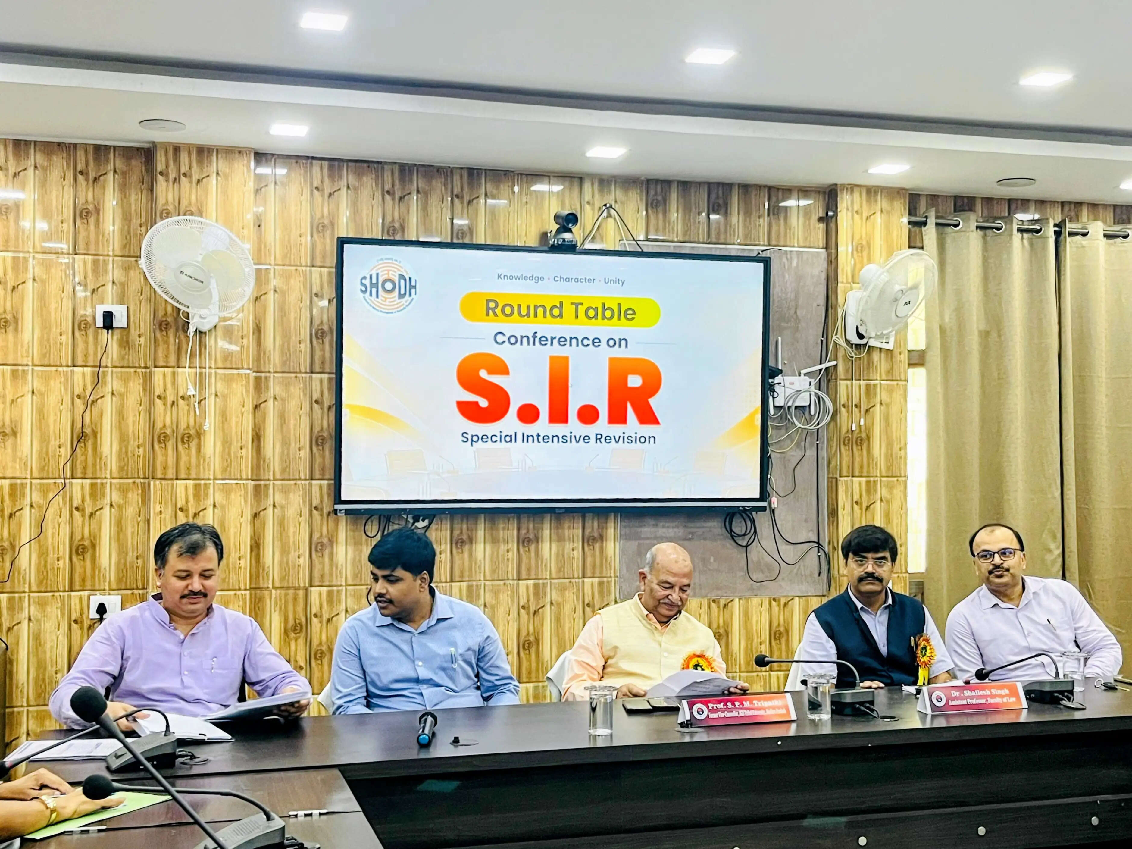 एसआईआर पर अभाविप ने आयोजित की राउंड टेबल कॉन्फ्रेंस, लोकतांत्रिक प्रक्रिया एवं मतदाता सूची की शुद्धता पर हुआ विमर्श
