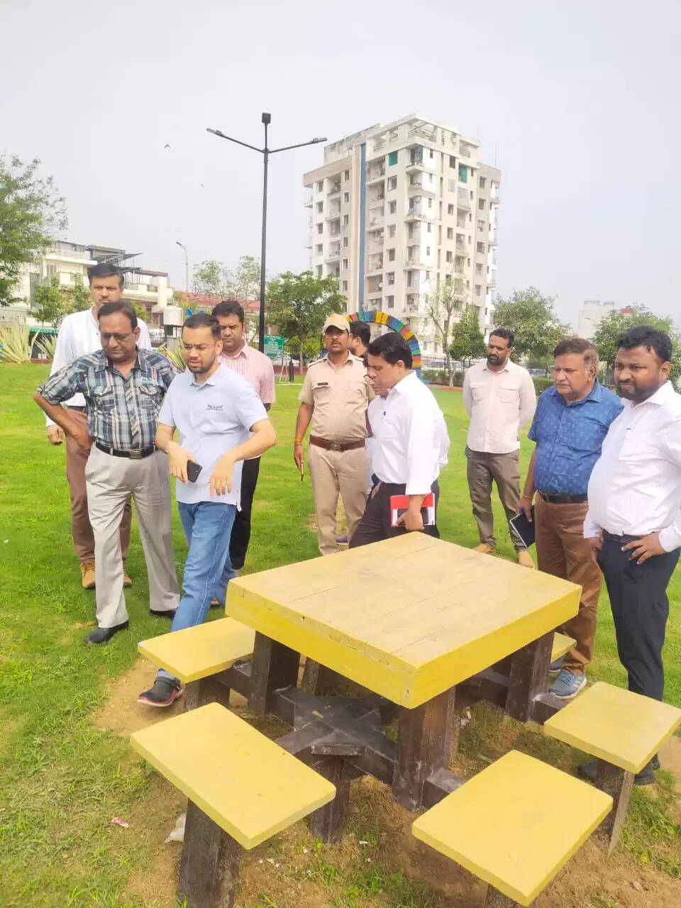 नगर निगम ग्रेटर आयुक्त डॉ. गौरव सैनी पदभार संभालते ही दिखे अलर्ट मोड पर