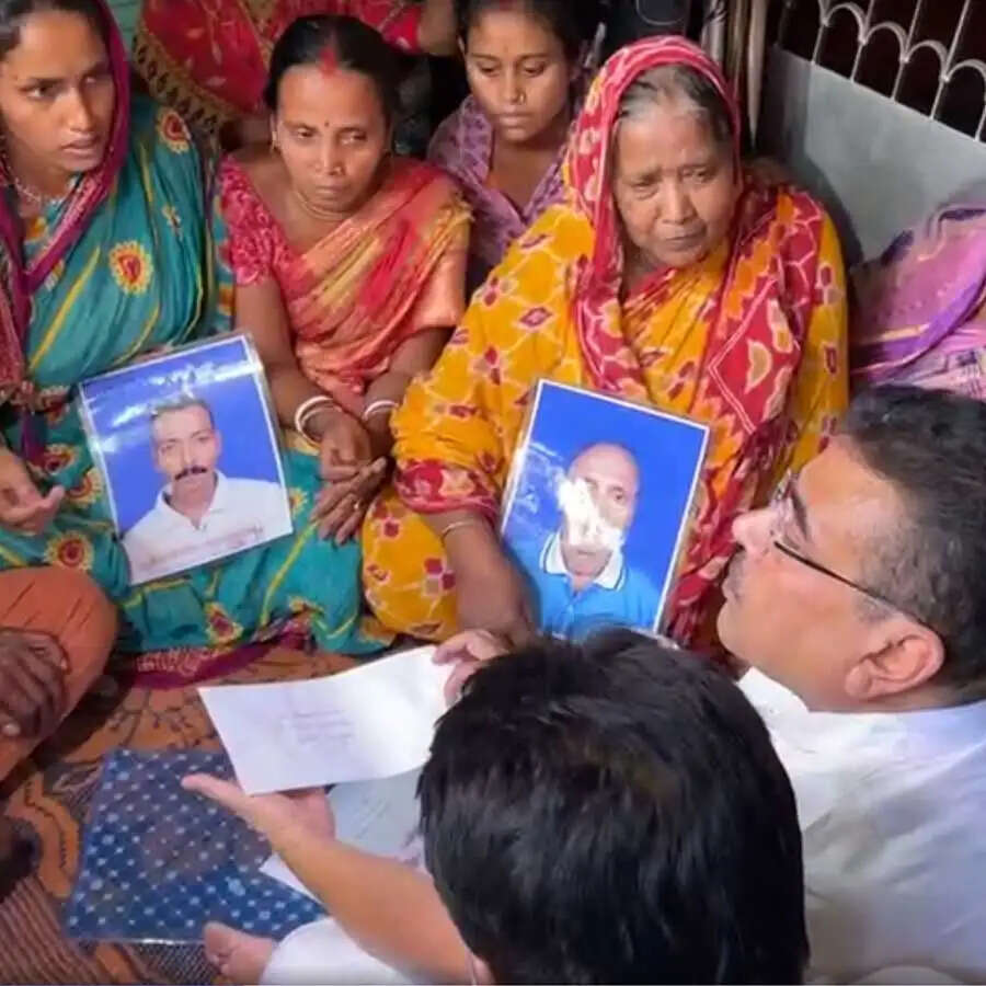 मुर्शिदाबाद हिंसा में मारे गए पिता-पुत्र के परिजनों से मिले शुभेंदु अधिकारी, 20 लाख रुपये की मदद, मुख्यमंत्री पर साधा निशाना