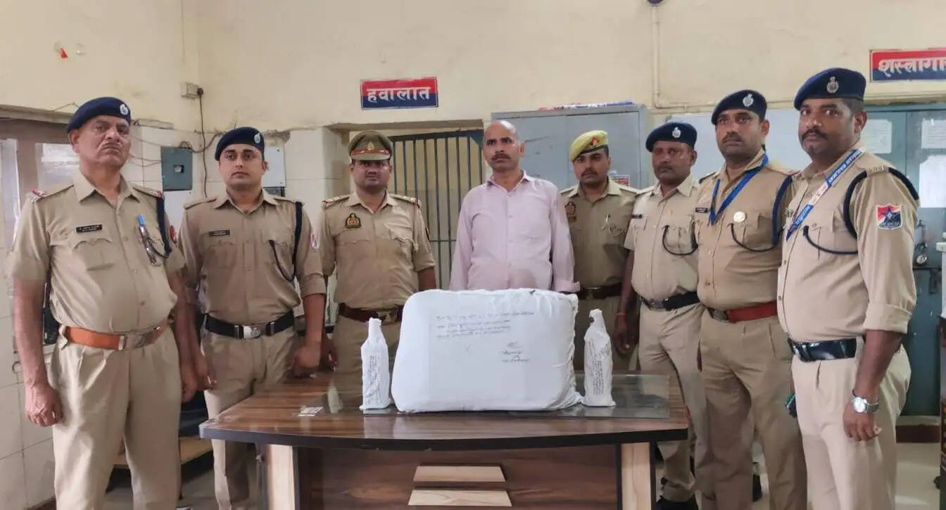 कानपुर : 50 हजार की अवैध शराब के साथ अंतरराज्यीय तस्कर गिरफ्तार