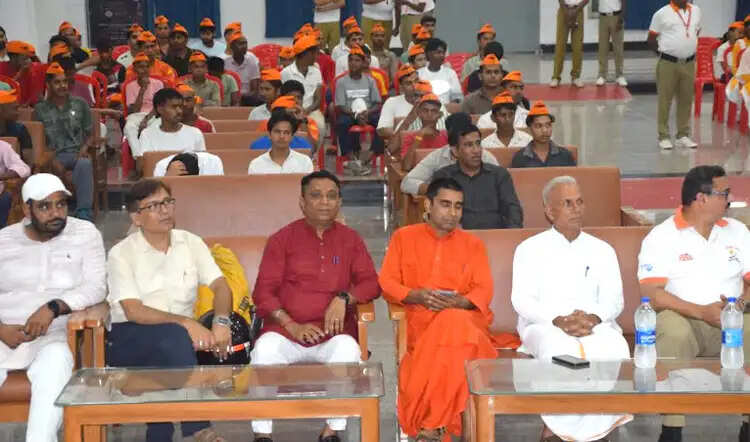 गुरुकुल कांगड़ी में आर्य वीर दल व आर्या वीरांगना दल शिविर का शुभारंभ