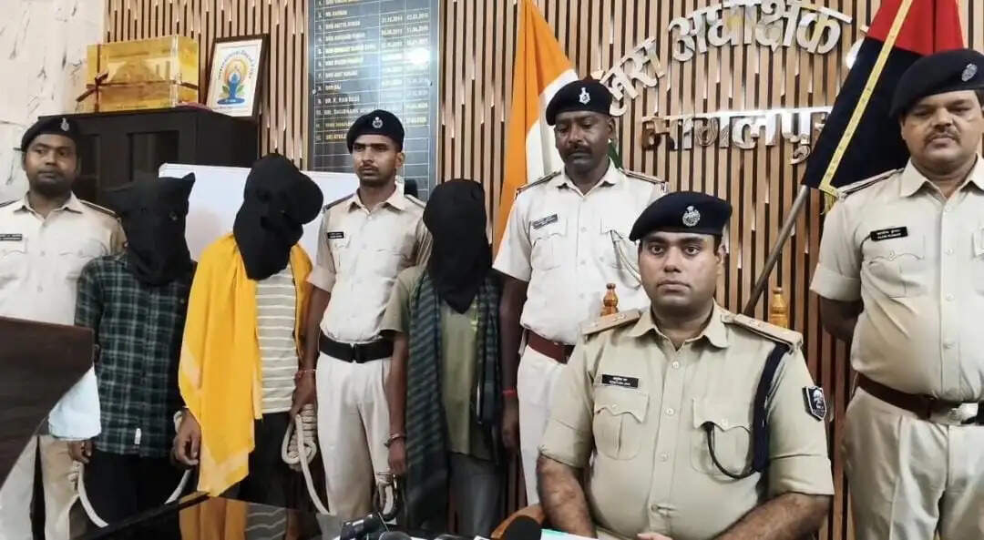 भागलपुर में नशे के सौदागरों पर पुलिस का बड़ा प्रहार, 17.49 ग्राम ब्राउन शुगर के साथ 3 तस्कर गिरफ्तार