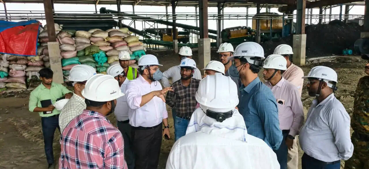 गोरखपुर में सुथनी प्लांट का नगर आयुक्त ने किया निरीक्षण, दिए निर्देश