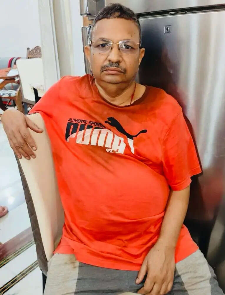 लखनऊ : परिवहन विभाग के सेवानिवृत्त अधिकारी के घर विजिलेंस का छापा,नकदी समेत करोड़ों के जेवरात मिले