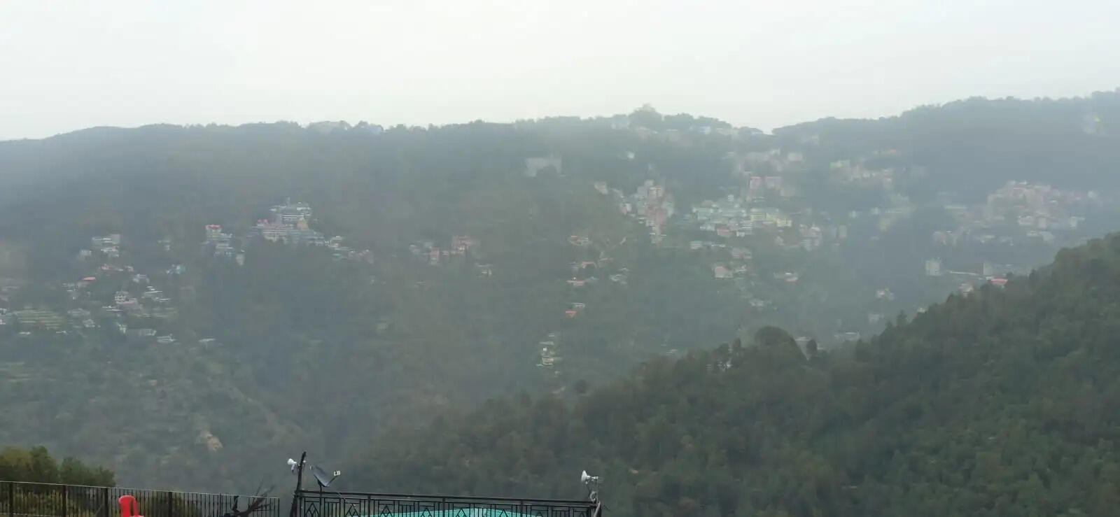 हिमाचल में बदला मौसम, तेज हवाओं और बारिश से गर्मी से राहत, 4 मई तक अलर्ट जारी