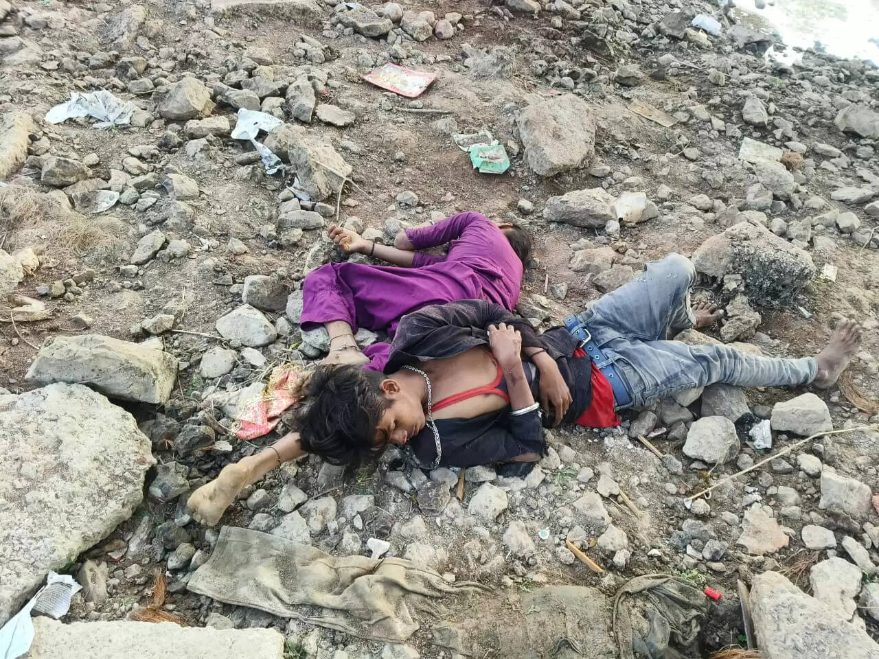 प्रेम में बाधा बनी सामाजिक दीवार, युवक-युवती ने क्षिप्रा किनारे की आत्महत्या