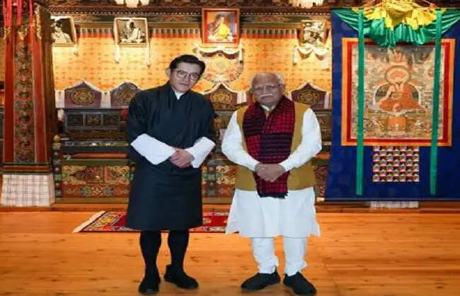 भूटान नरेश से मिले मनोहर लाल, दोनों देशों की प्रगाढ़ मैत्री को सराहा