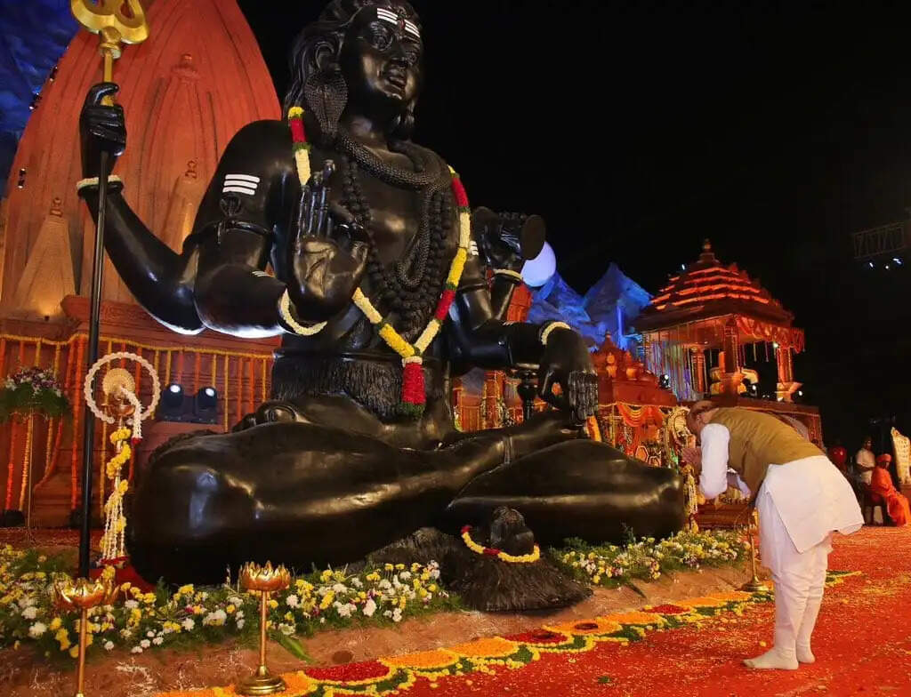 लोकसभा अध्यक्ष,गृहमंत्री व अन्य ने श्रावण मास के प्रथम सोमवार की देशवासियों को दी शुभकामनाएं