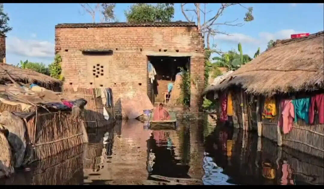 कुशीनगर के गांवों में घुसा बाढ़ का पानी, 1400 परिवार प्रभावित