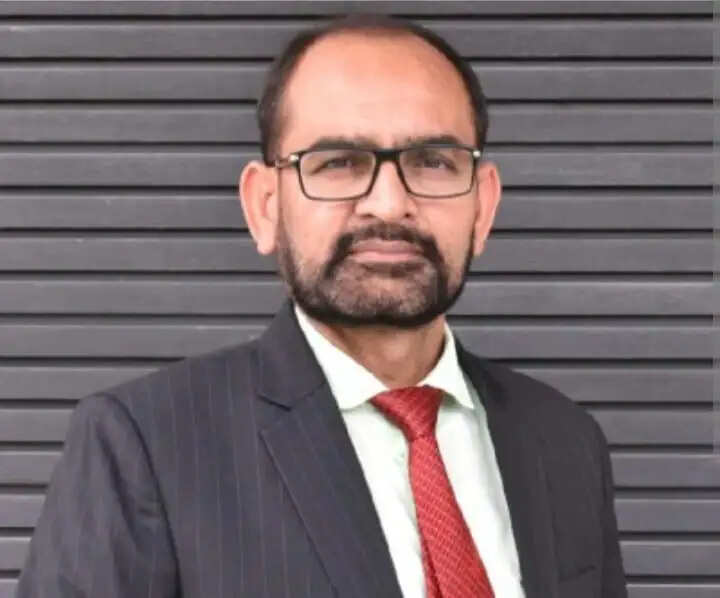 मानव जीवन बनाम पशु प्रेम: समाधान कब निकलेगा?