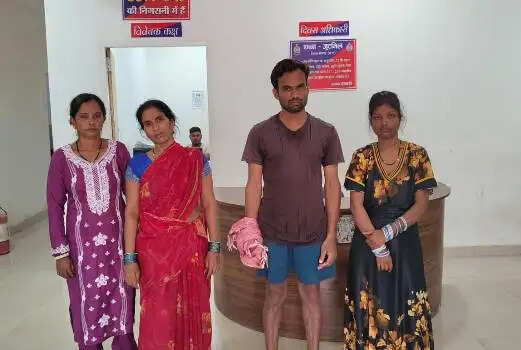 शराब रेड कार्रवाई के दौरान शासकीय कार्य में बाधा डालने पर तीन महिला और एक युवक सहित चार आरोपित गिरफ्तार