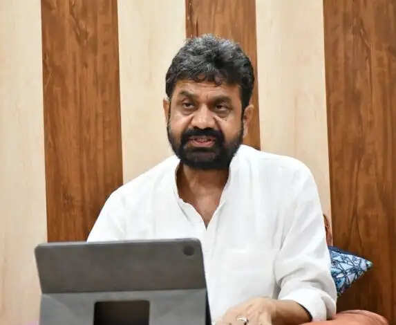 आयुष क्षेत्र में औषधीय कृषि की अपार संभावना : डॉ. दयाशंकर मिश्र ’दयालु’