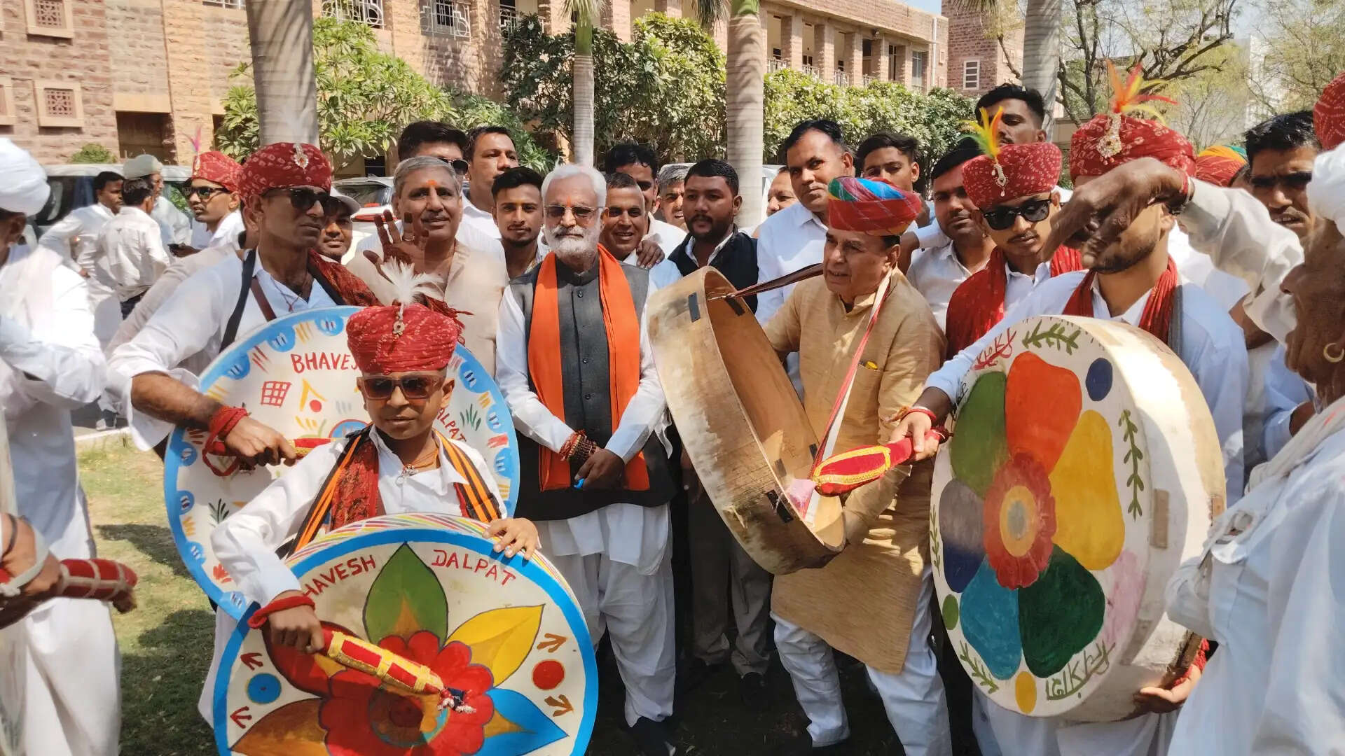 केबिनेट मंत्री जोगाराम पटेल ने सर्किट हाउस पर खेली हाेली