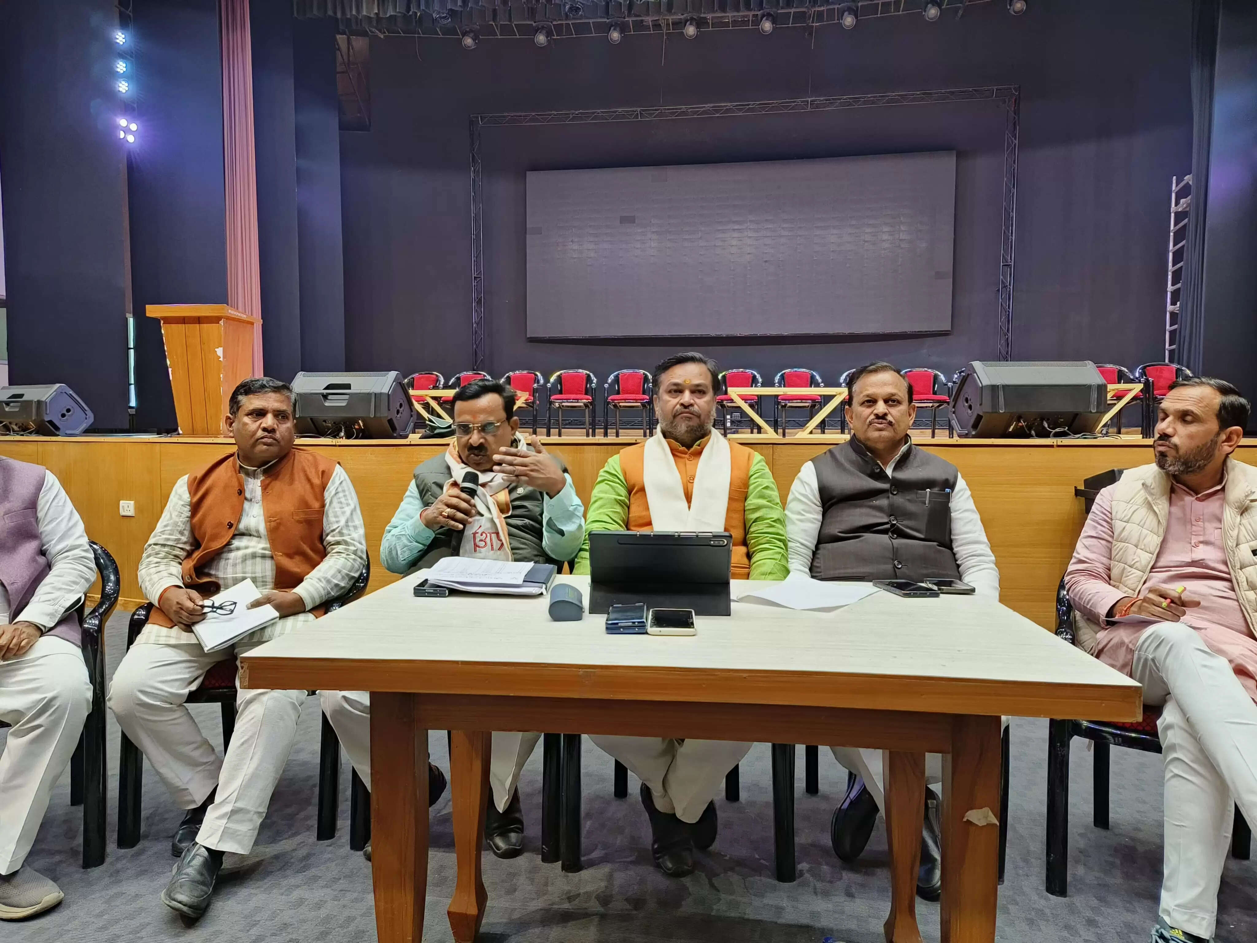 पंकज चौधरी के आगमन से पहले स्वागत मार्ग का जायजा, भव्य तैयारी जारी