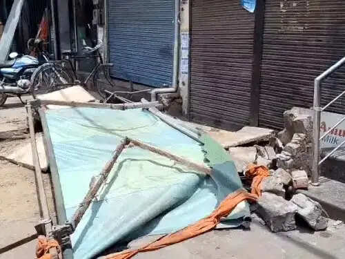 फरीदाबाद में दुकान का छज्जा गिरने से बिहार के दो युवकों की मौत